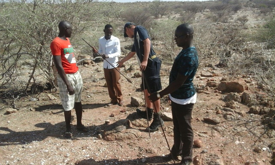 Investigating scene of poaching © EMRST